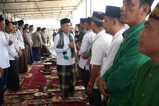 Wakili Plt Bupati, Sekda Sampaikan Pembangunan dan Pengaspalan Jalan Desa Giri Sako dan Sukaraja Segera Direalisasikan